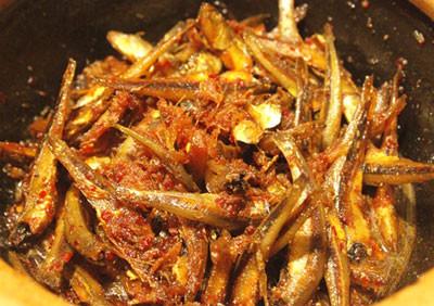 Cách làm món cá cơm kho riềng thấm vị, tuyệt ngon