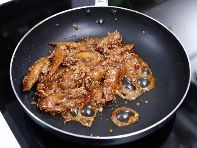 Cách làm món cánh gà chiên trộn mật ong vô cùng hấp dẫn