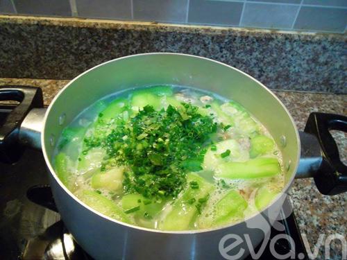 Cách làm món canh mướp nấu hến dân dã mà ngon