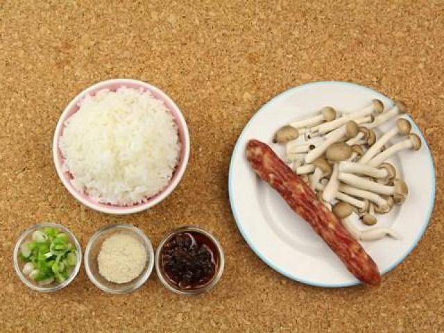 Cách làm món cơm rang lạp xưởng thơm ngon cho ngày mới thêm hứng khởi