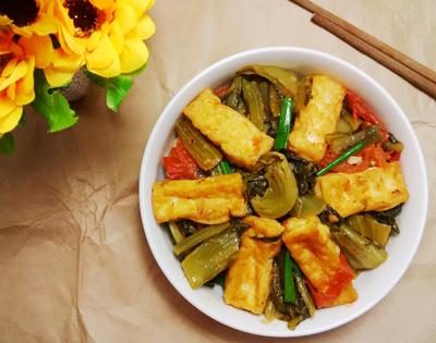 Cách làm món đậu phụ xào dưa chua ngon miệng