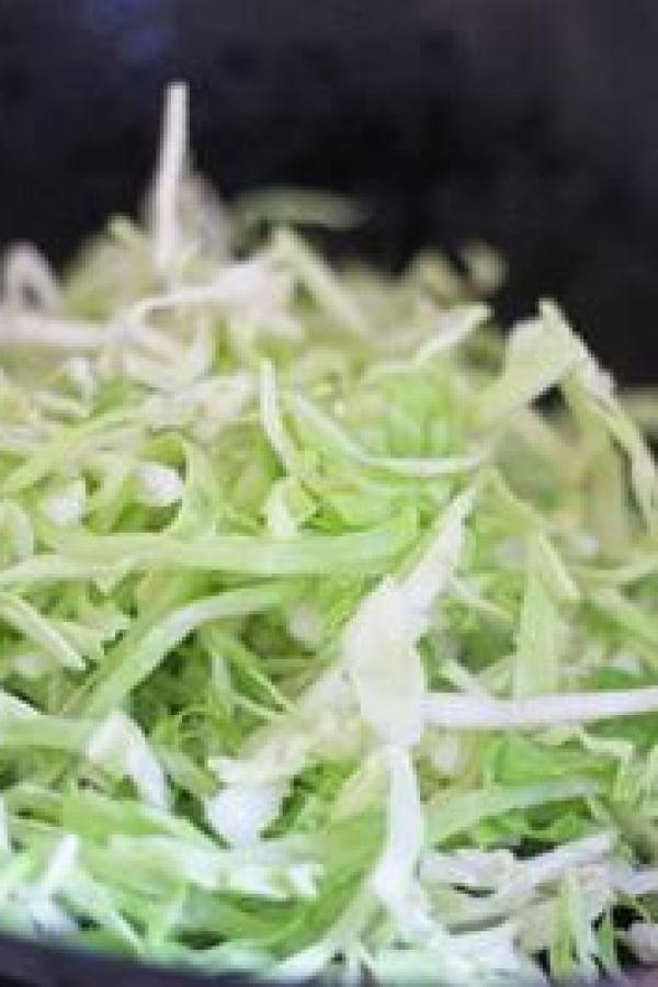 Cách làm món miến xào cải bắp ngon, hợp với người ăn kiêng