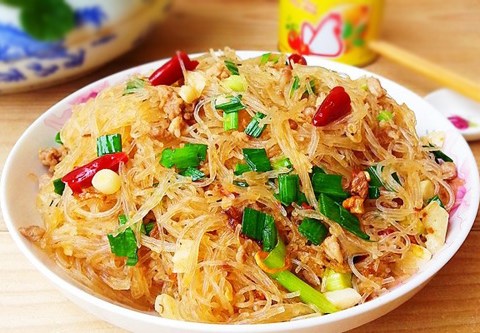 cach lam mon mien xao thit bam ngon mieng no bung Cách làm món miến xào thịt băm ngon miệng, no bụng