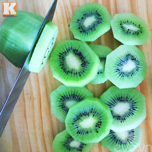 Cách làm món mứt kiwi thơm, ngọt mời khách ngày Tết