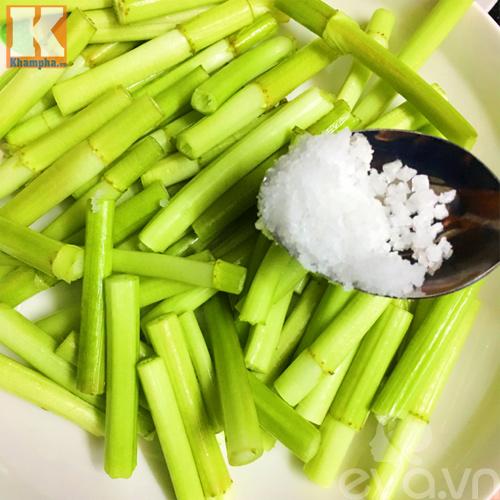Cách làm món nộm rau cần giòn ngon, thanh mát, lạ miệng