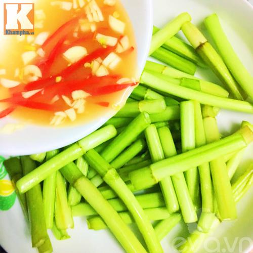 Cách làm món nộm rau cần giòn ngon, thanh mát, lạ miệng