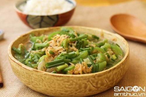 Cách làm món ruốc khô xào mướp hương thơm mát, dễ ăn