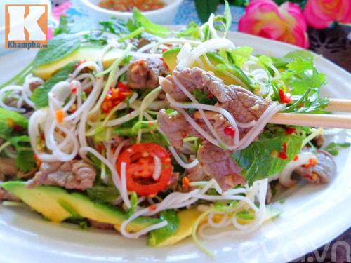 Cách làm món salad thịt bò ngon mát ngày hè