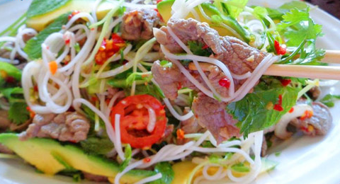 cach lam mon salad thit bo ngon mat ngay he Cách làm món salad thịt bò ngon mát ngày hè