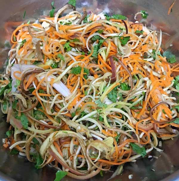 Cách làm nộm gà thập cẩm ngon khó cưỡng