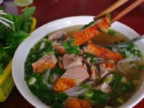 cach lam pho vit quay la mieng cho cuoi tuan Cách làm phở vịt quay lạ miệng cho cuối tuần