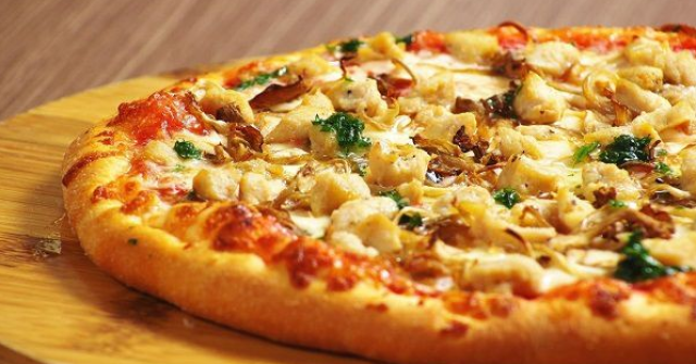 Cách làm pizza bò đơn giản tại nhà mà ngon như ngoài hàng