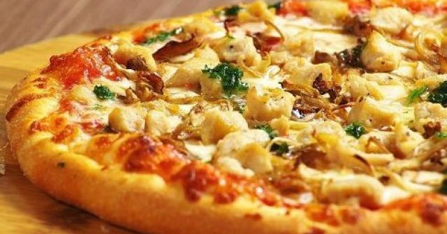 Cách làm pizza bò đơn giản tại nhà mà ngon như ngoài hàng