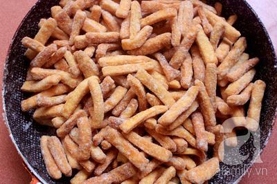 Cách làm quẩy ngào đường giòn ngon đón Tết