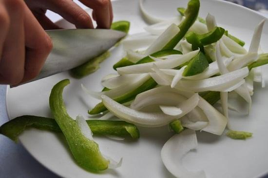 Cách làm salad thịt gà kiểu Mexico