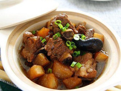 cach lam suon kho cu cai ngon kho quen Cách làm sườn kho củ cải ngon khó quên