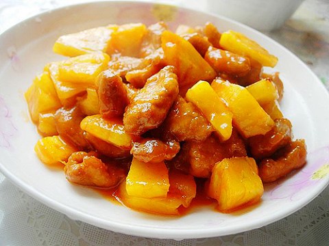 cach lam thit lon kho dua cho bua trua la mieng Cách làm thịt lợn kho dứa cho bữa trưa lạ miệng