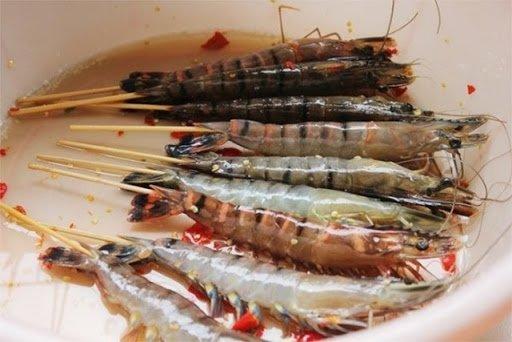 Cách làm tôm nướng muối ớt ngon, đơn giản tại nhà