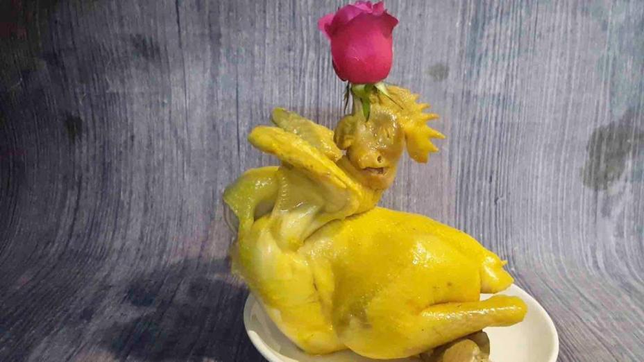 Cách luộc gà cúng ngon và bày gà có ý nghĩa cho đêm giao thừa
