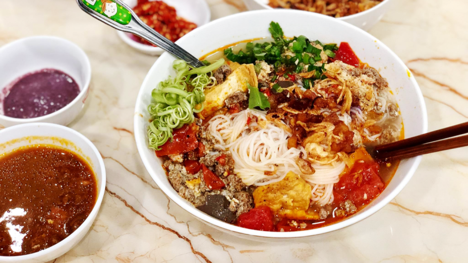 Cách nấu bún riêu chả tôm khô ngon