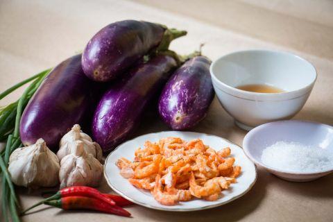 Cách nấu cà tím sốt tôm khô đơn giản, ngon cơm
