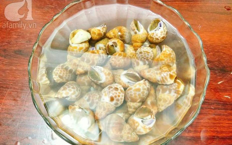 Cần gì phải ra hàng, ở nhà làm ốc hương xào sả ớt ăn còn ngon hơn!