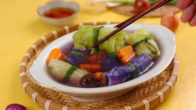 Canh bắp cải cuộn thịt