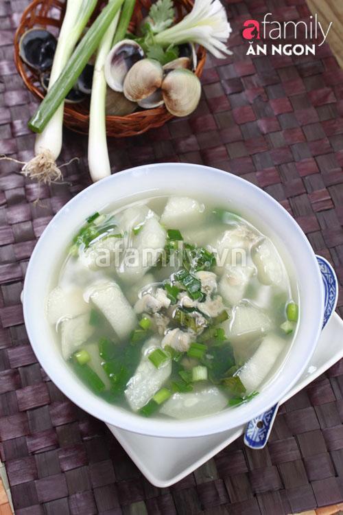 Canh bí đao nấu nghêu thanh mát dễ ăn