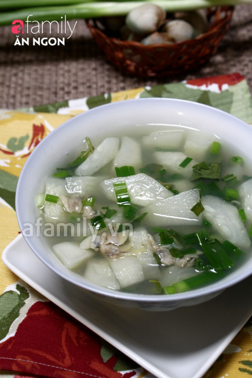 Canh bí đao nấu nghêu thanh mát dễ ăn