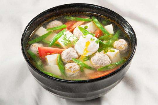 Canh cà chua nấu đậu