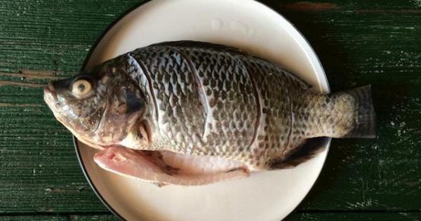 Canh cá nấu chua mùa hè là nhất nhưng làm thế nào để ăn không nát, không tanh thì không phải ai cũng biết