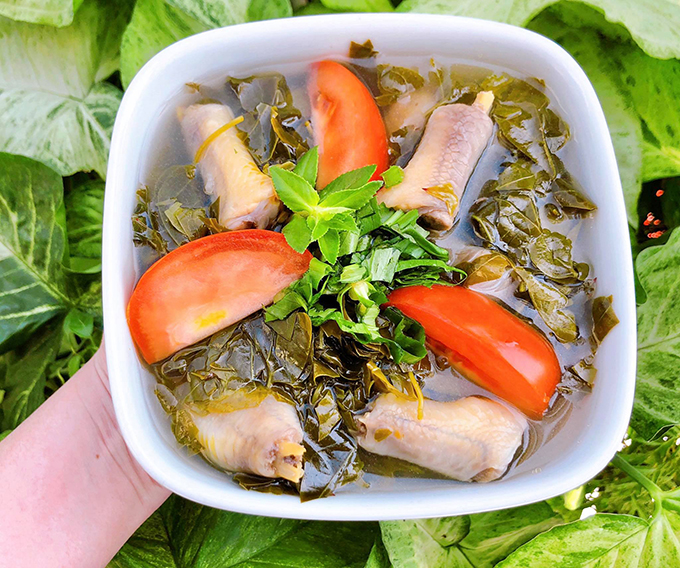 Canh chân gà lá giang