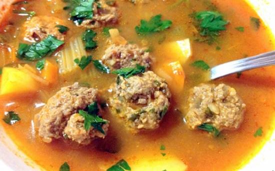 Canh chua thịt viên ngon tuyệt cho bữa trưa đầu tuần