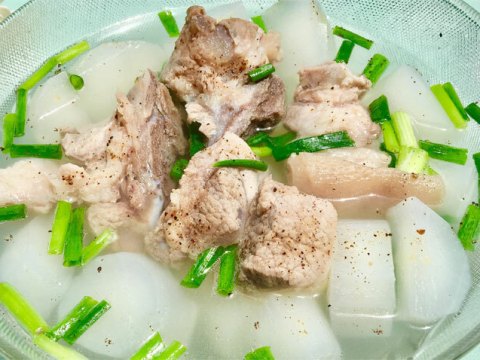 canh cu cai trang ham Canh củ cải trắng hầm xương