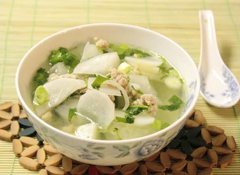 canh cu cai trang nau voi thit nac Canh củ cải trắng nấu với thịt nạc xay