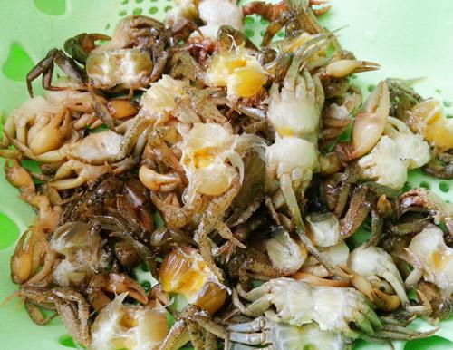 Canh cua nấu mồng tơi, mướp hương thanh mát