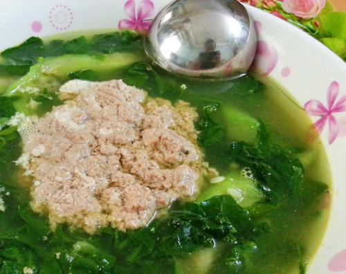 Canh cua nấu mồng tơi, mướp hương thanh mát