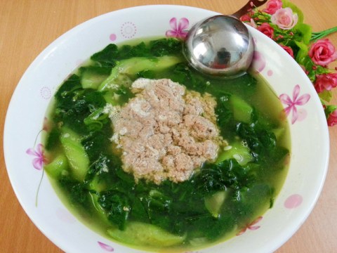 canh cua nau mong toi muop huong thanh mat Canh cua nấu mồng tơi, mướp hương thanh mát