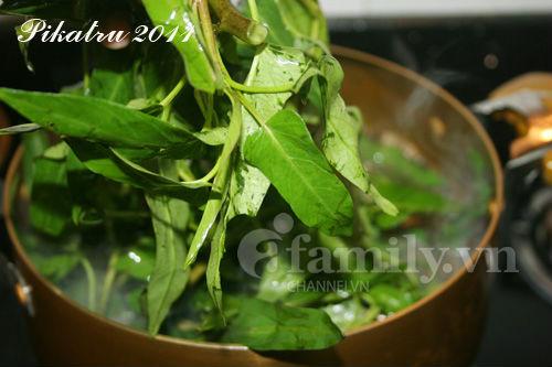 Canh cua rau muống khoai sọ