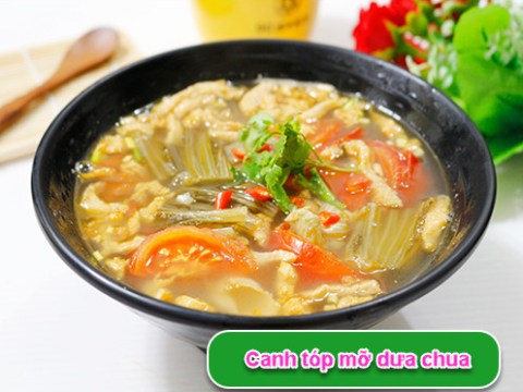 canh dua chua nau top mo don gian ma ngon com Canh dưa chua nấu tóp mỡ đơn giản mà ngon cơm