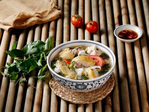 canh ga mang chua la giang Canh gà măng chua lá giang