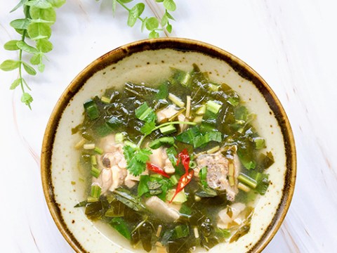 canh ga nau la giang Canh gà nấu lá giang