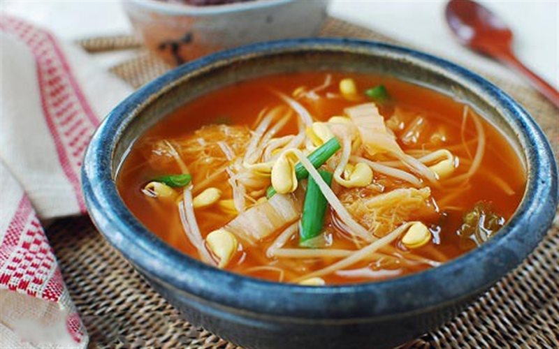 Canh giá đỗ kim chi đơn giản, thơm ngon mà không ngán