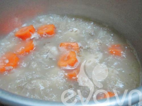 Canh hạt dẻ củ sen nấu sườn