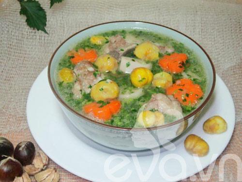 Canh hạt dẻ củ sen nấu sườn