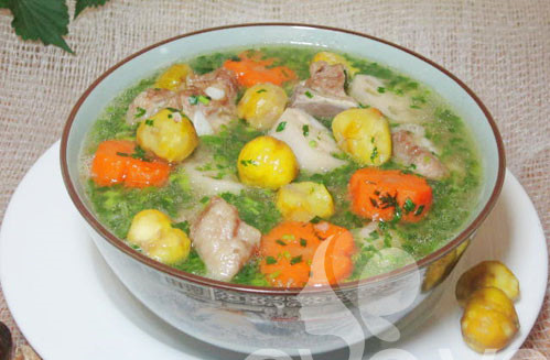 Canh hạt dẻ củ sen nấu sườn