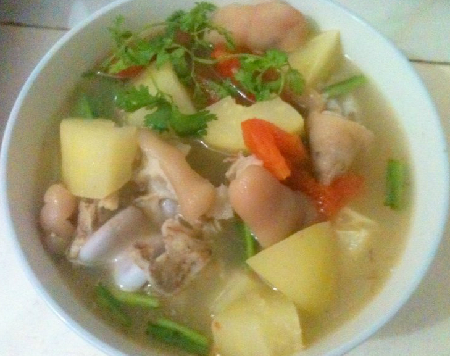 canh khoai tay mong gio Canh khoai tây móng giò