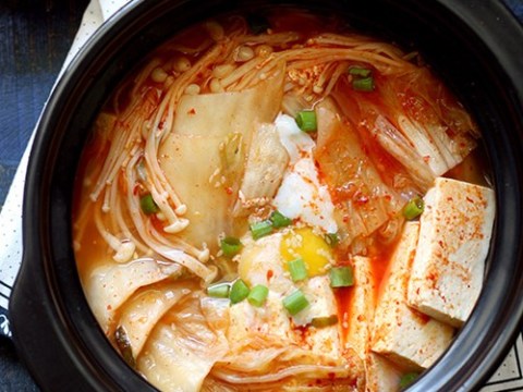 canh kim chi chua chua cay cay that hap dan Canh kim chi chua chua cay cay thật hấp dẫn