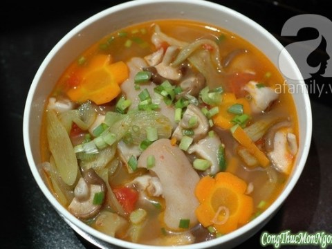 canh mong nau nam va doc mung Canh móng nấu nấm và dọc mùng