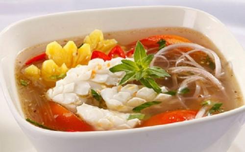 Canh mực nấu dứa ngọt thơm hấp dẫn